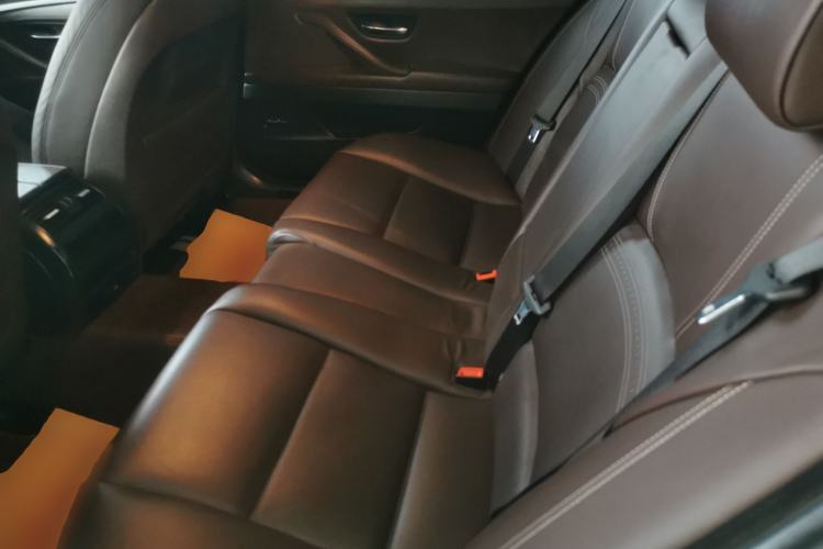 Used BMW 5 Series 2014 525Li Luxury Design Package Left Rear Seat
