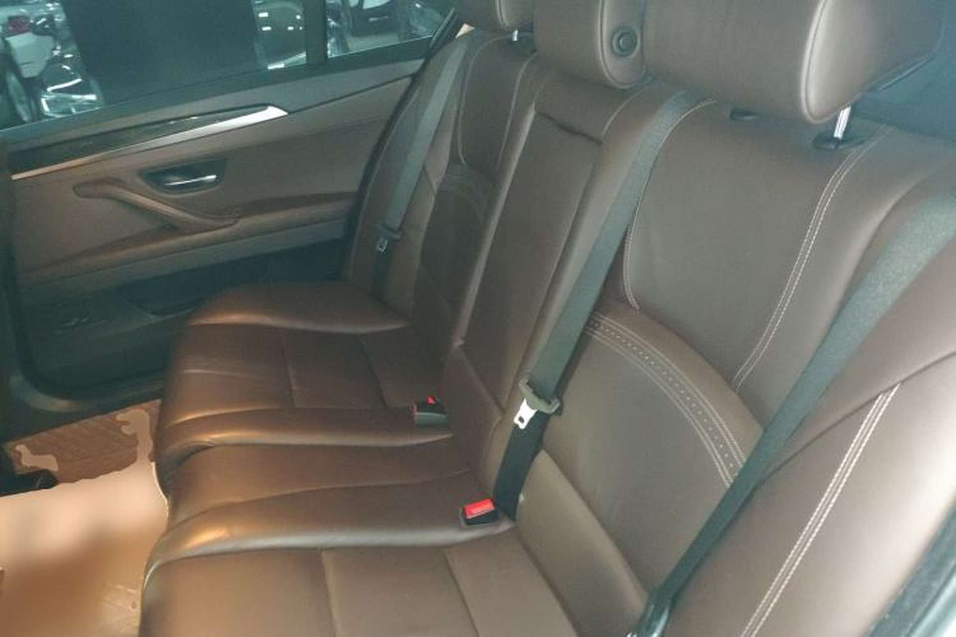 Used BMW 5 Series 2014 525Li Luxury Design Package Left Rear Seat