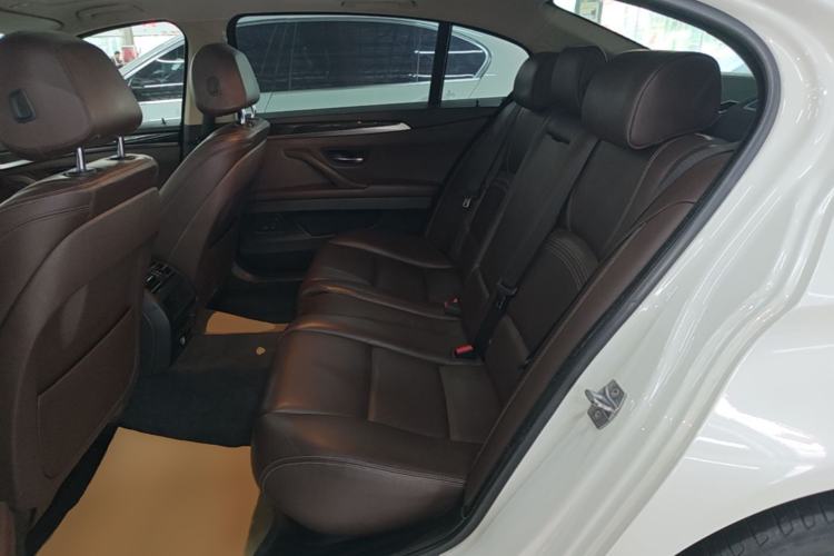 Used BMW 5 Series 2014 525Li Luxury Design Package Left Rear Seat