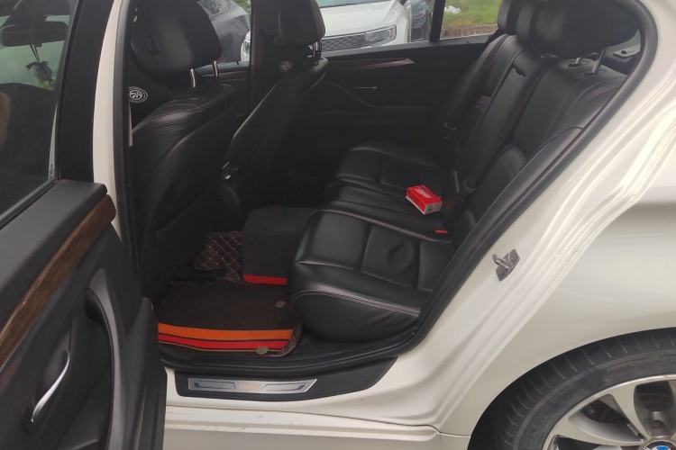 Used BMW 5 Series 2014 525Li Luxury Design Package Left Rear Seat