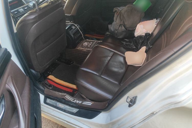 Used BMW 5 Series 2014 525Li Luxury Design Package Left Rear Seat
