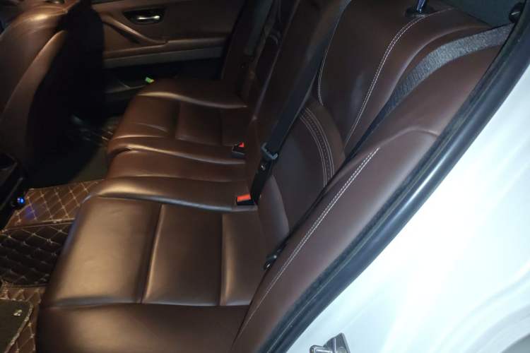Used BMW 5 Series 2014 525Li Luxury Design Package Left Rear Seat