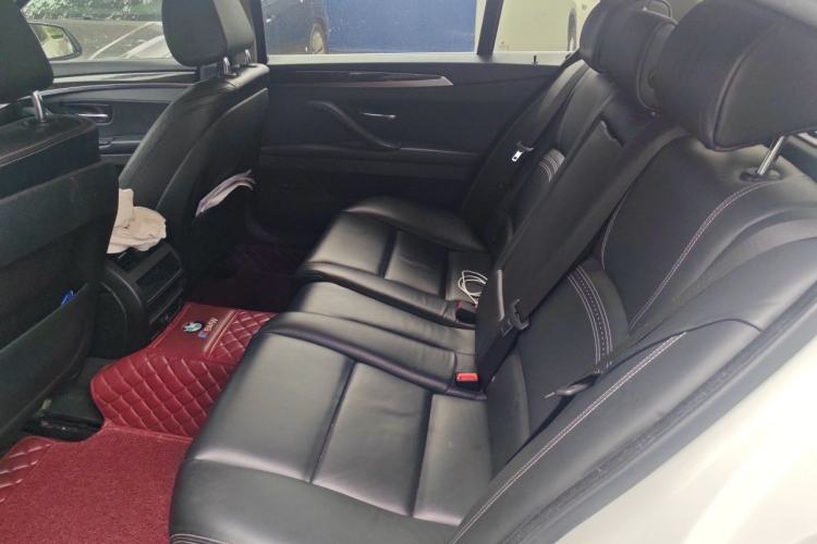 Used BMW 5 Series 2014 525Li Luxury Design Package Left Rear Seat