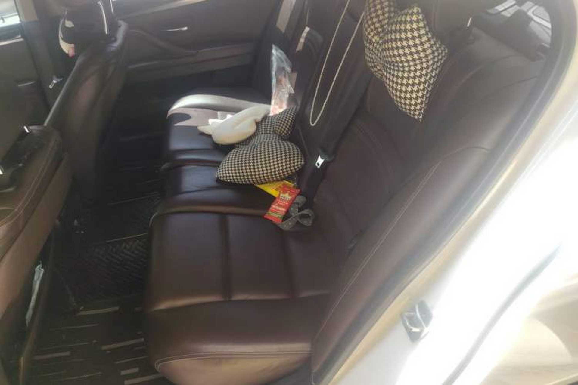 Used BMW 5 Series 2014 525Li Luxury Design Package Left Rear Seat