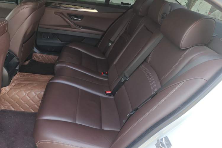Used BMW 5 Series 2014 525Li Luxury Design Package Left Rear Seat