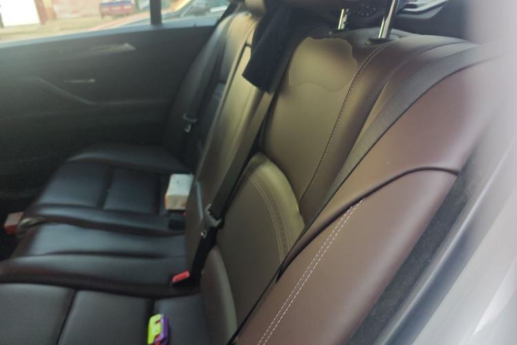 Used BMW 5 Series 2014 525Li Luxury Design Package Left Rear Seat