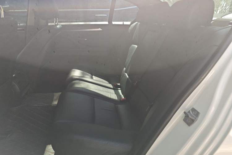 Used BMW 5 Series 2014 530Li Leading Model Left Rear Seat