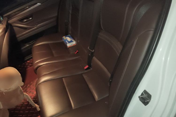Used BMW 5 Series 2014 525Li Luxury Design Package Left Rear Seat