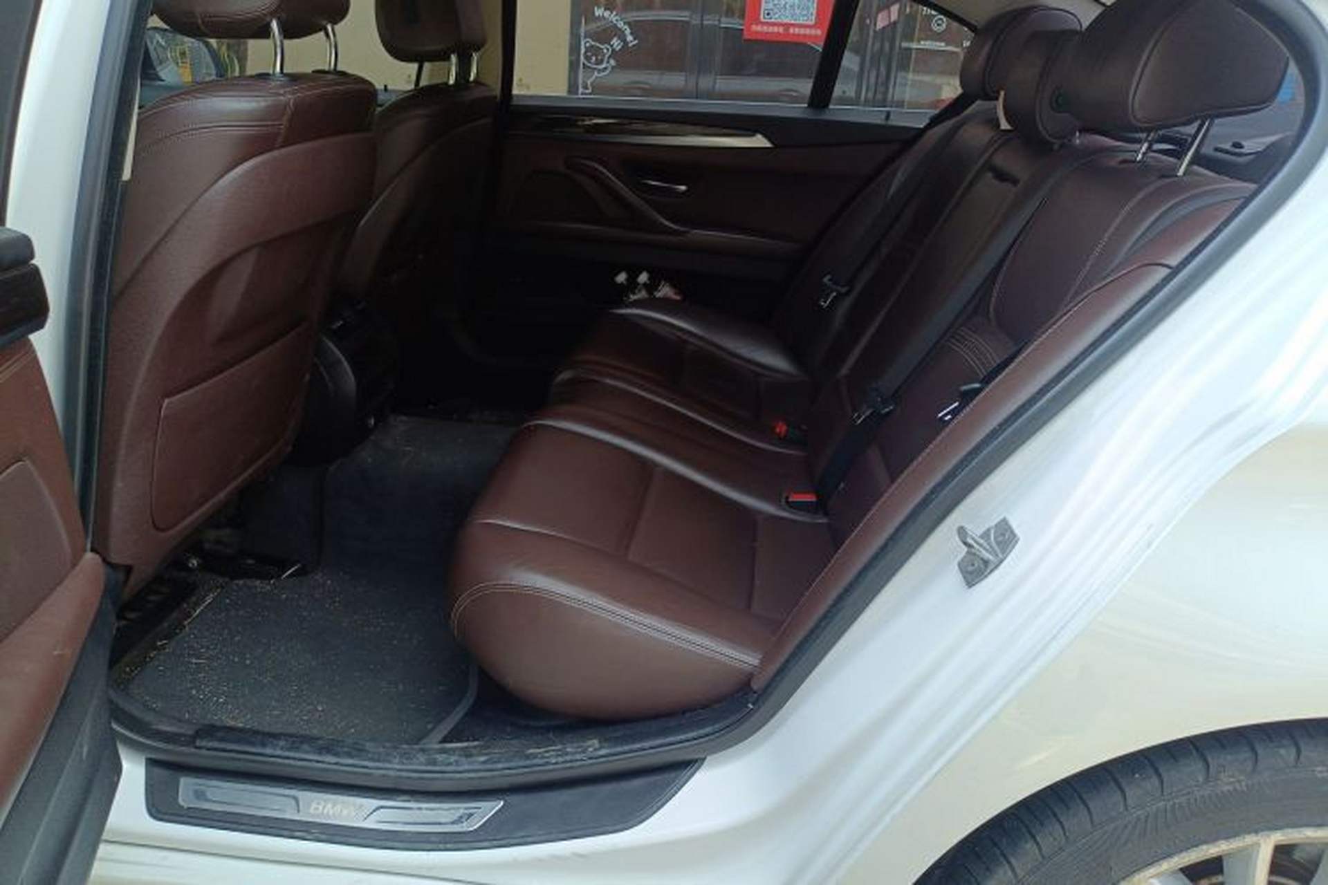 Used BMW 5 Series 2014 525Li Luxury Design Package Left Rear Seat