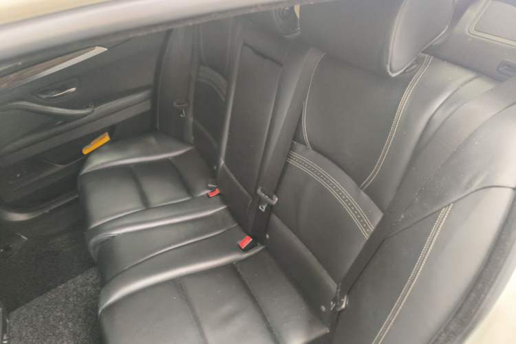 Used BMW 5 Series 2014 525Li Luxury Design Package Left Rear Seat
