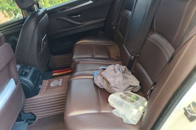 Used BMW 5 Series 2014 525Li Luxury Design Package Left Rear Seat