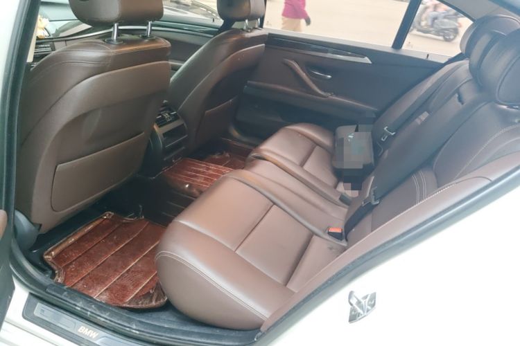 Used BMW 5 Series 2014 525Li Luxury Design Package Left Rear Seat