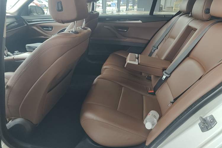 Used BMW 5 Series 2014 525Li Leading Model Left Rear Seat