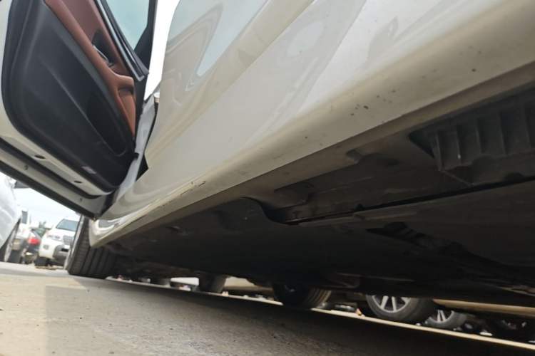 Used BMW 5 Series 2014 520Li Elegant Model Left Side Sill