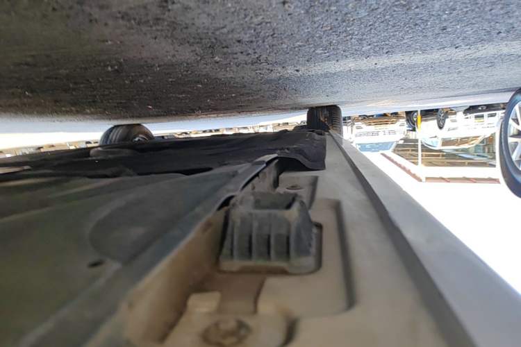 Used BMW 5 Series 2014 525Li Leading Model Left Side Sill
