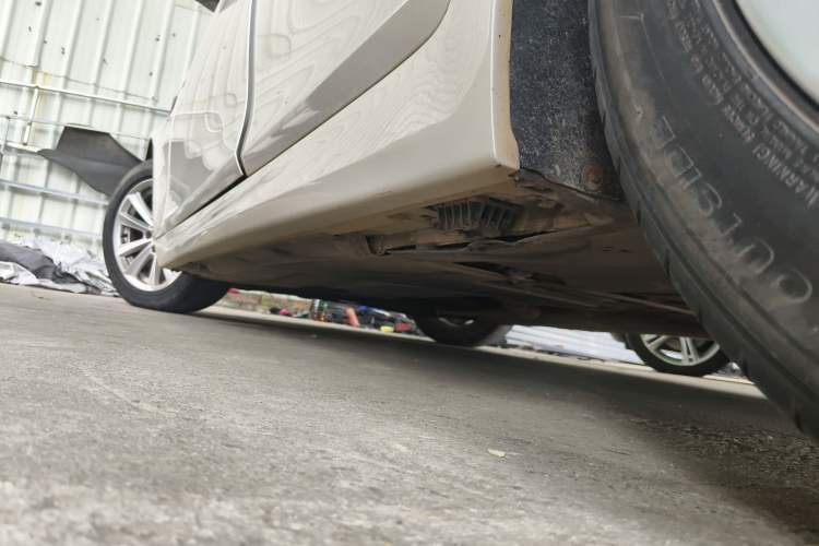 Used BMW 5 Series 2014 520i Elegant Edition Left Side Sill