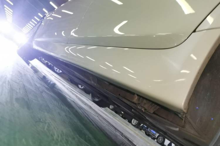 Used BMW 5 Series 2014 525Li Luxury Design Package Left Side Sill