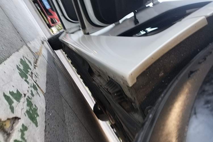 Used BMW 5 Series 2014 520Li Elegant Model Left Side Sill