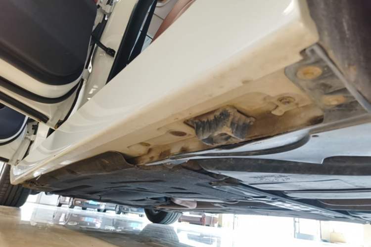 Used BMW 5 Series 2014 525Li Leading Model Left Side Sill