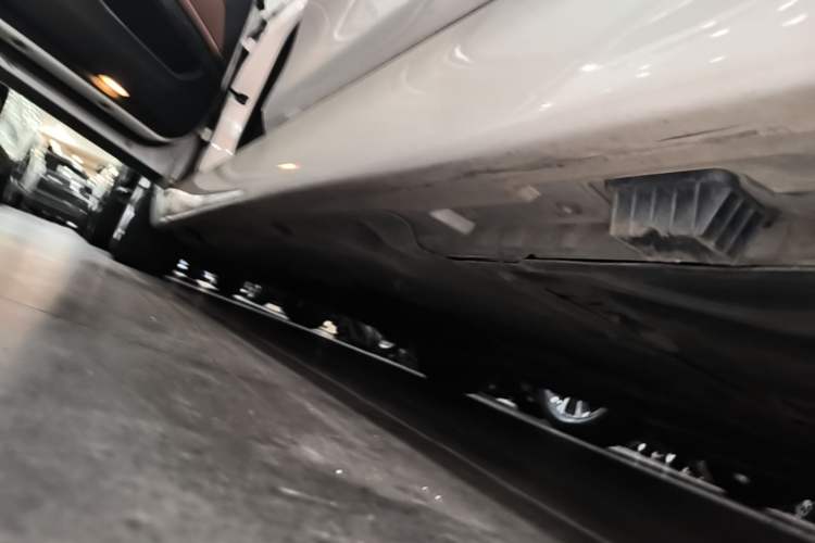 Used BMW 5 Series 2014 520Li Elegant Model Left Side Sill