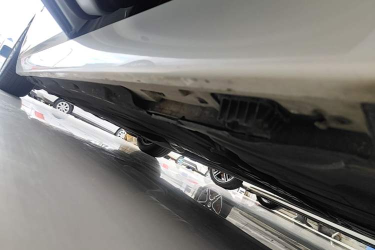 Used BMW 5 Series 2014 525Li Leading Model Left Side Sill