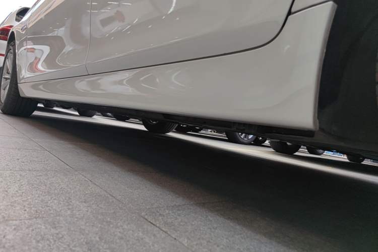 Used BMW 5 Series 2014 520Li Elegant Model Left Side Sill