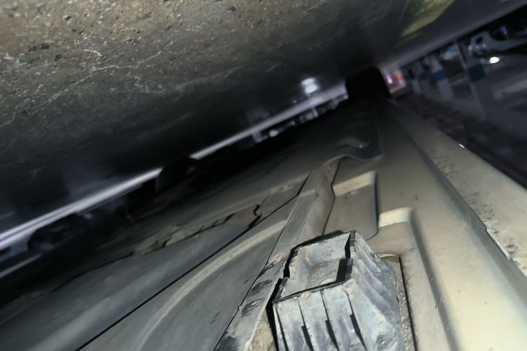 Used BMW 5 Series 2014 525Li Luxury Design Package Left Side Sill