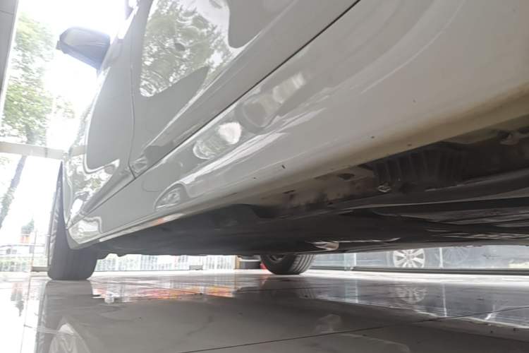 Used BMW 5 Series 2014 525Li Leading Model Left Side Sill