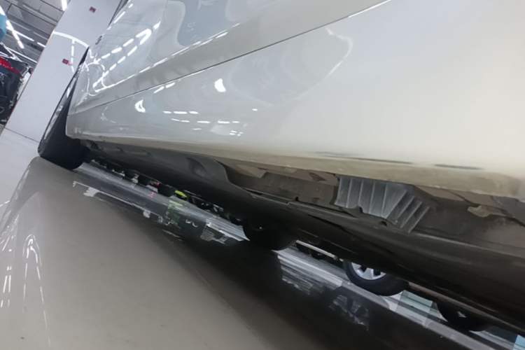 Used BMW 5 Series 2014 520Li Elegant Model Left Side Sill