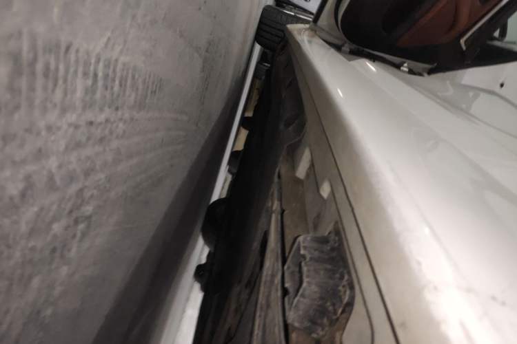 Used BMW 5 Series 2014 535Li Leading Model Left Side Sill
