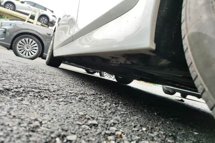 Used BMW 5 Series 2014 525Li Leading Model Left Side Sill