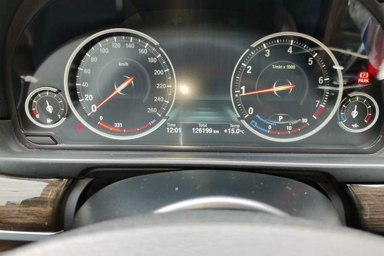 Used BMW 5 Series 2014 525Li Luxury Design Package Odometer Close Up