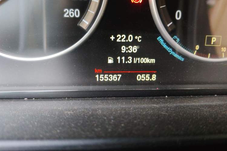 Used BMW 5 Series 2014 520Li Elegant Model Odometer Close Up