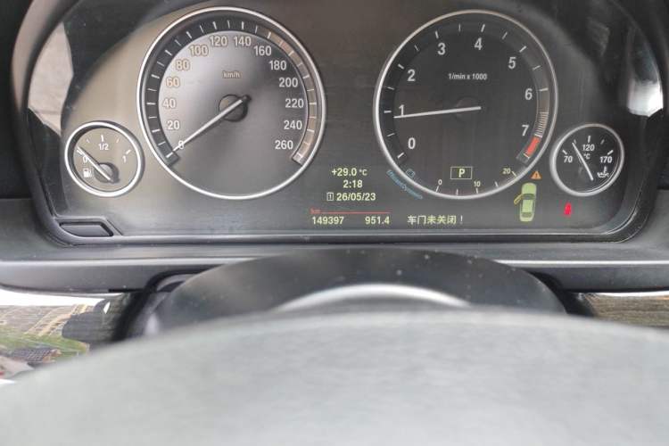 Used BMW 5 Series 2014 525Li Luxury Design Package Odometer Close Up