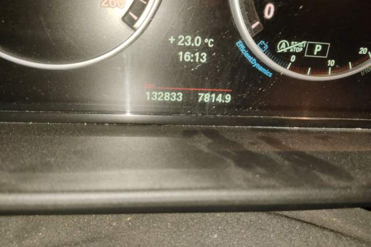 Used BMW 5 Series 2014 520i Elegant Edition Odometer Close Up