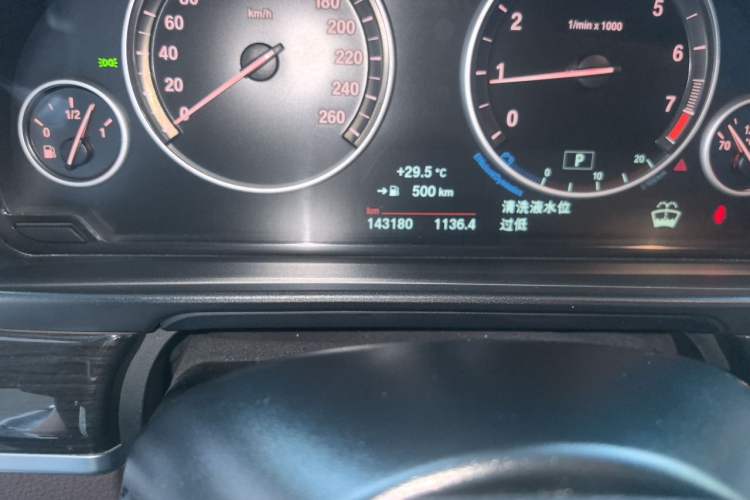 Used BMW 5 Series 2014 525Li Luxury Design Package Odometer Close Up