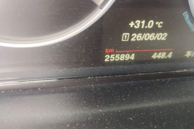 Used BMW 5 Series 2014 520Li Elegant Model Odometer Close Up
