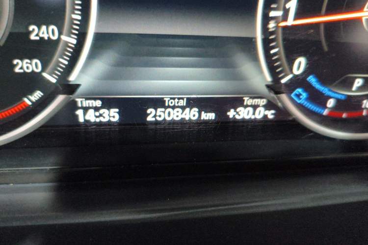 Used BMW 5 Series 2014 525Li Luxury Design Package Odometer Close Up