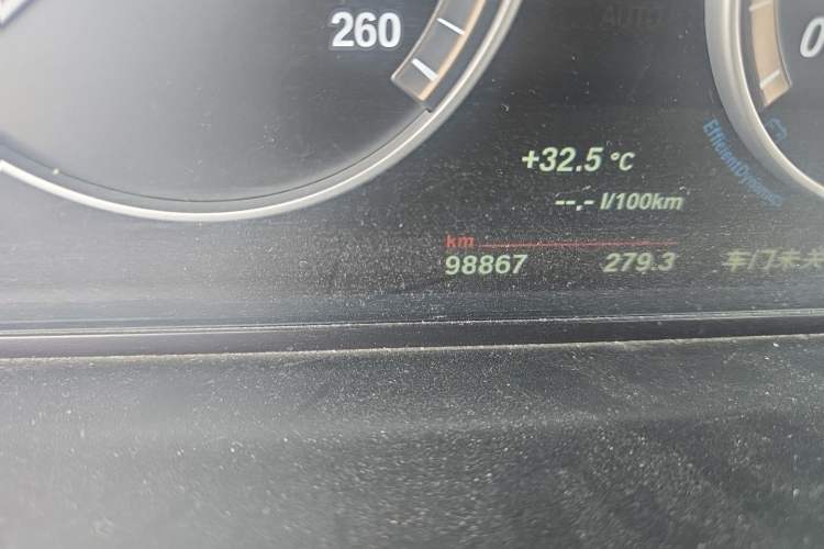 Used BMW 5 Series 2014 525Li Luxury Design Package Odometer Close Up