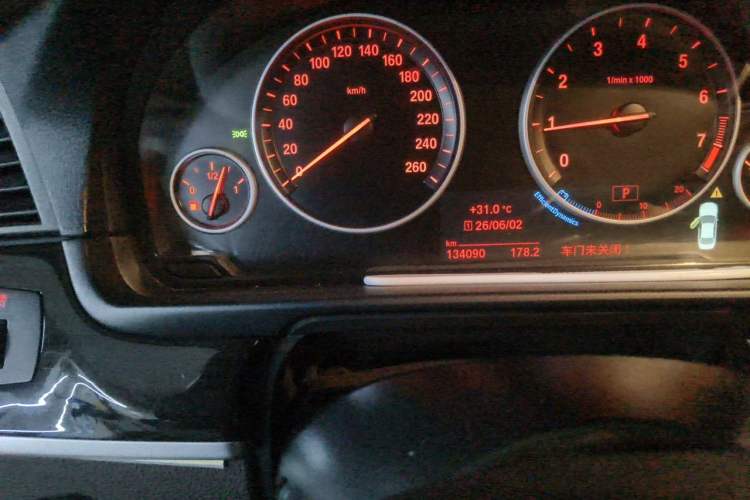 Used BMW 5 Series 2014 525Li Luxury Design Package Odometer Close Up