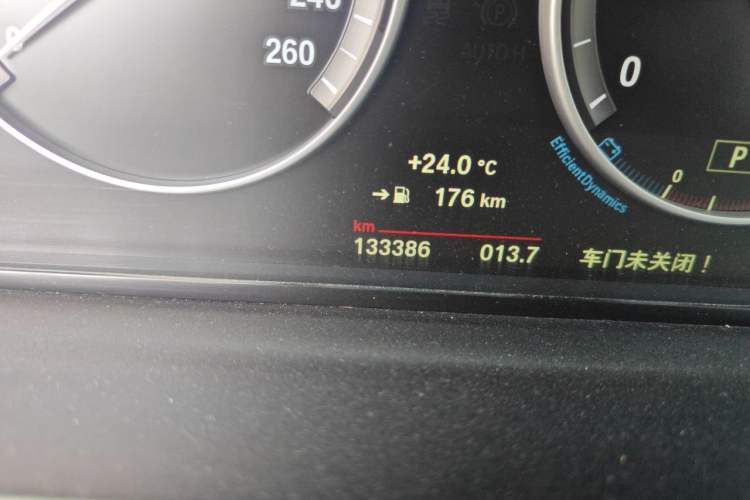 Used BMW 5 Series 2014 525Li Luxury Design Package Odometer Close Up