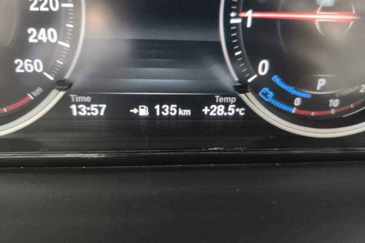 Used BMW 5 Series 2014 525Li Luxury Design Package Odometer Close Up