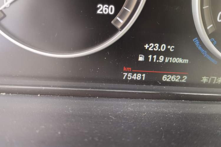 Used BMW 5 Series 2014 525Li Luxury Design Package Odometer Close Up
