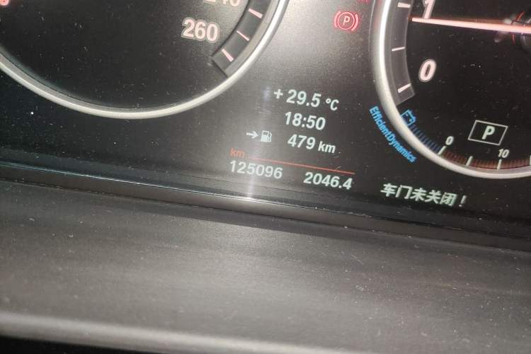 Used BMW 5 Series 2014 528Li xDrive Premium Edition Odometer Close Up
