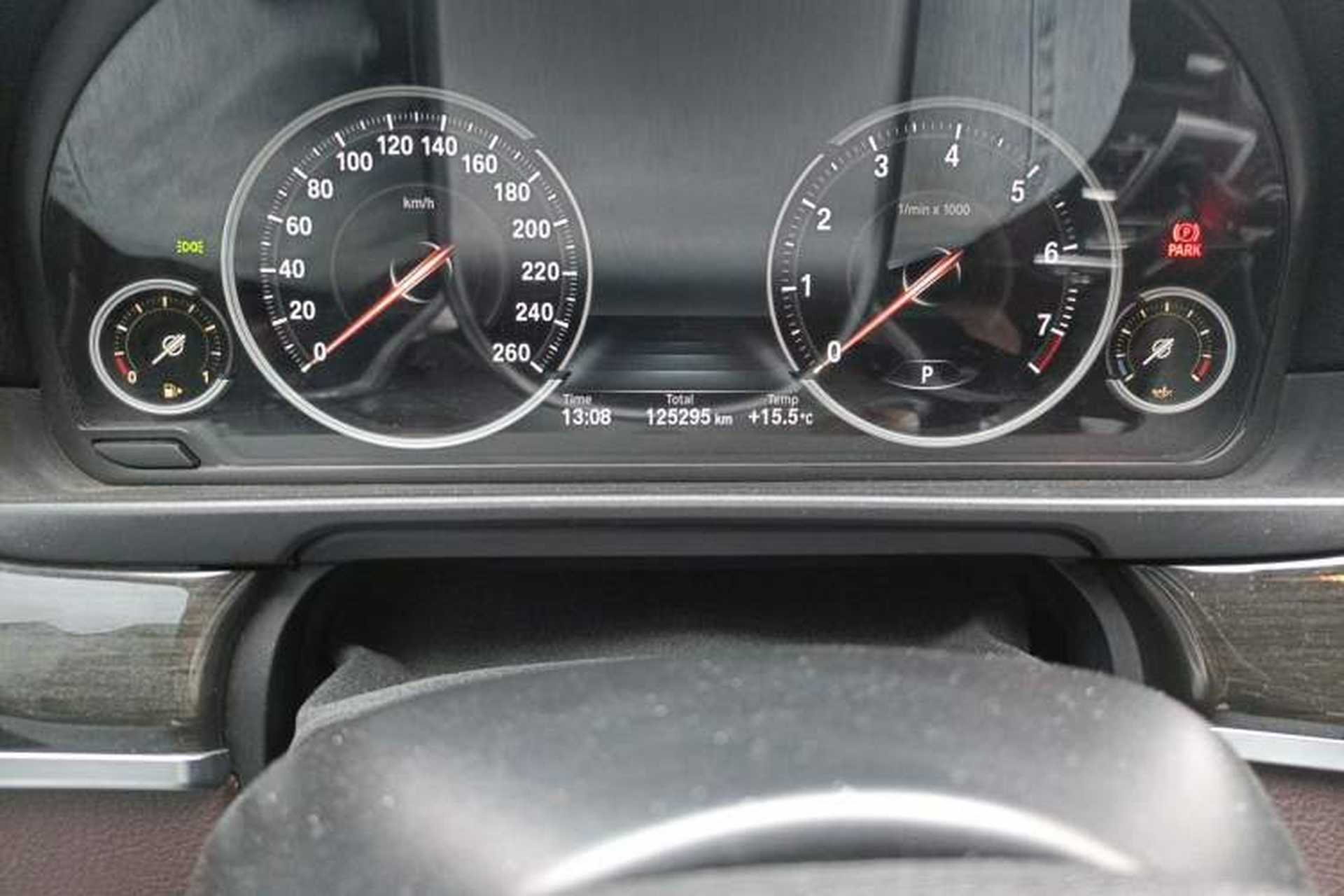 Used BMW 5 Series 2014 525Li Luxury Design Package Odometer Close Up