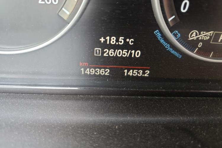 Used BMW 5 Series 2014 525Li Luxury Design Package Odometer Close Up