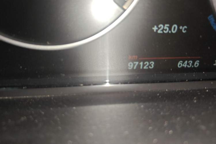 Used BMW 5 Series 2014 525Li Luxury Design Package Odometer Close Up