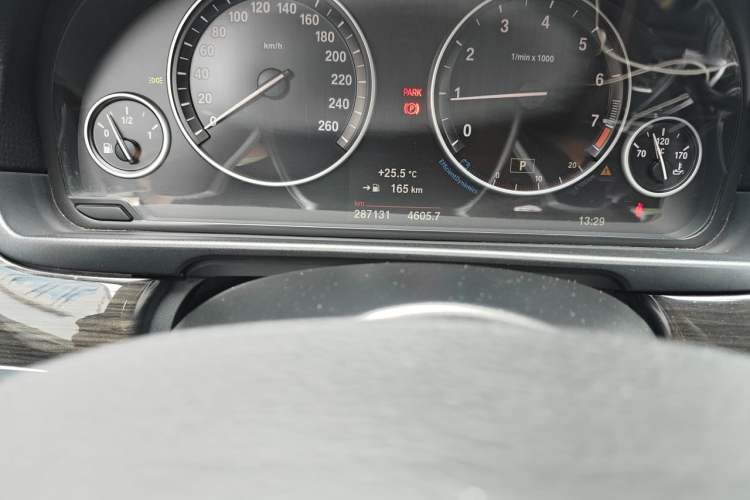 Used BMW 5 Series 2014 525Li Luxury Design Package Odometer Close Up