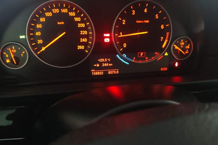 Used BMW 5 Series 2014 525Li Luxury Design Package Odometer Close Up