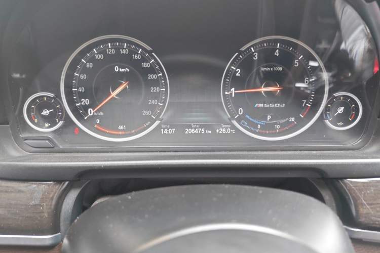 Used BMW 5 Series 2014 525Li Luxury Design Package Odometer Close Up
